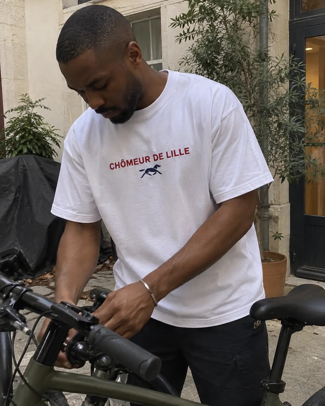 Chômeur de Lille — blanc porté par un client — photo 1