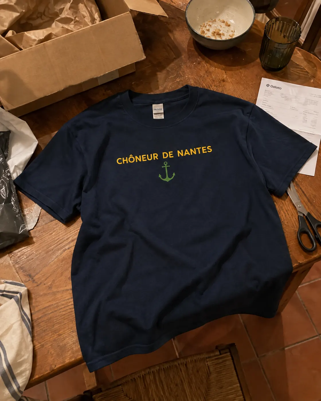 Chômeur de Nantes — bleu marine porté par un client